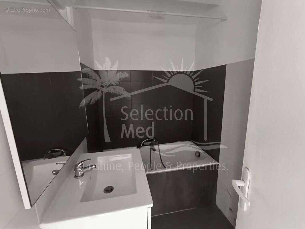 Appartement à VALLAURIS