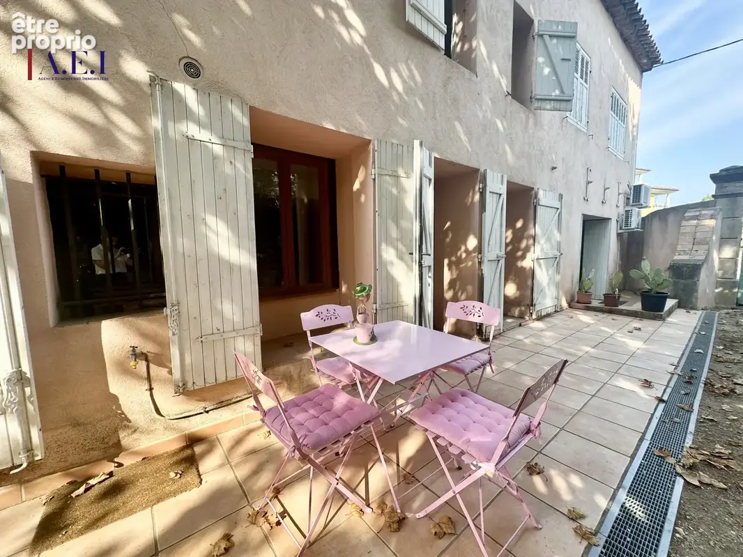 Six Fours les plages - Bas de villa avec jardin et stationnement - photo 7
