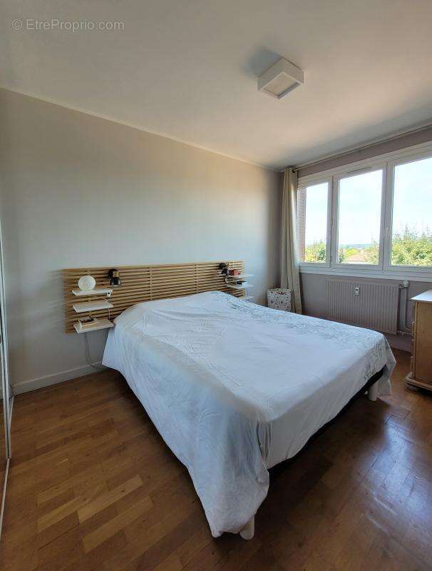 Appartement à MEYZIEU