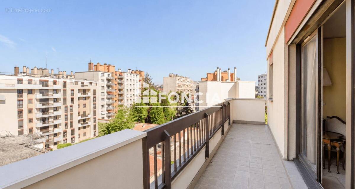 Appartement à MONTROUGE