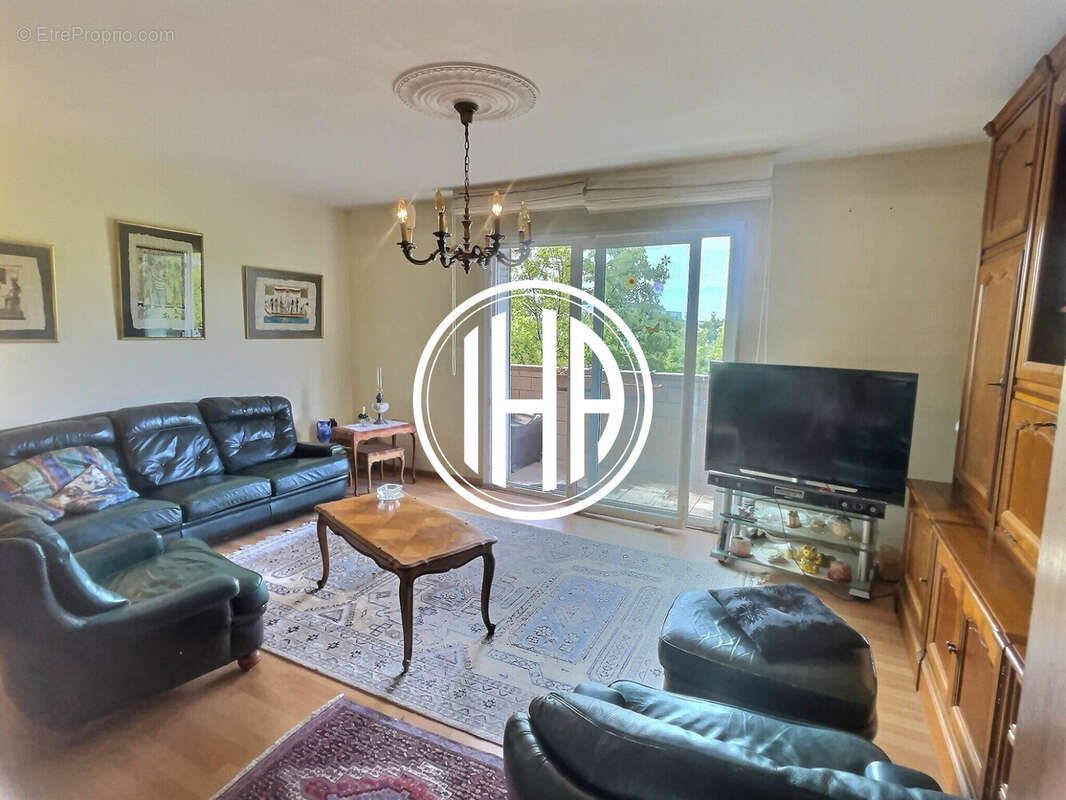 Salon lumineux - Appartement à COLMAR