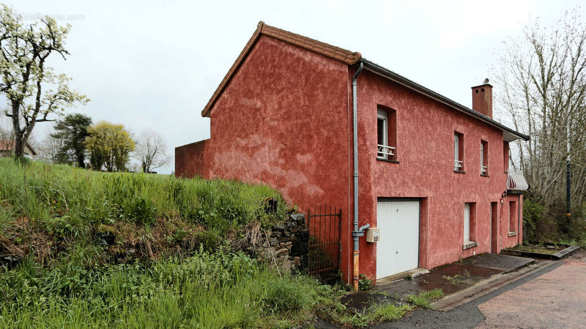Maison à BROMONT-LAMOTHE