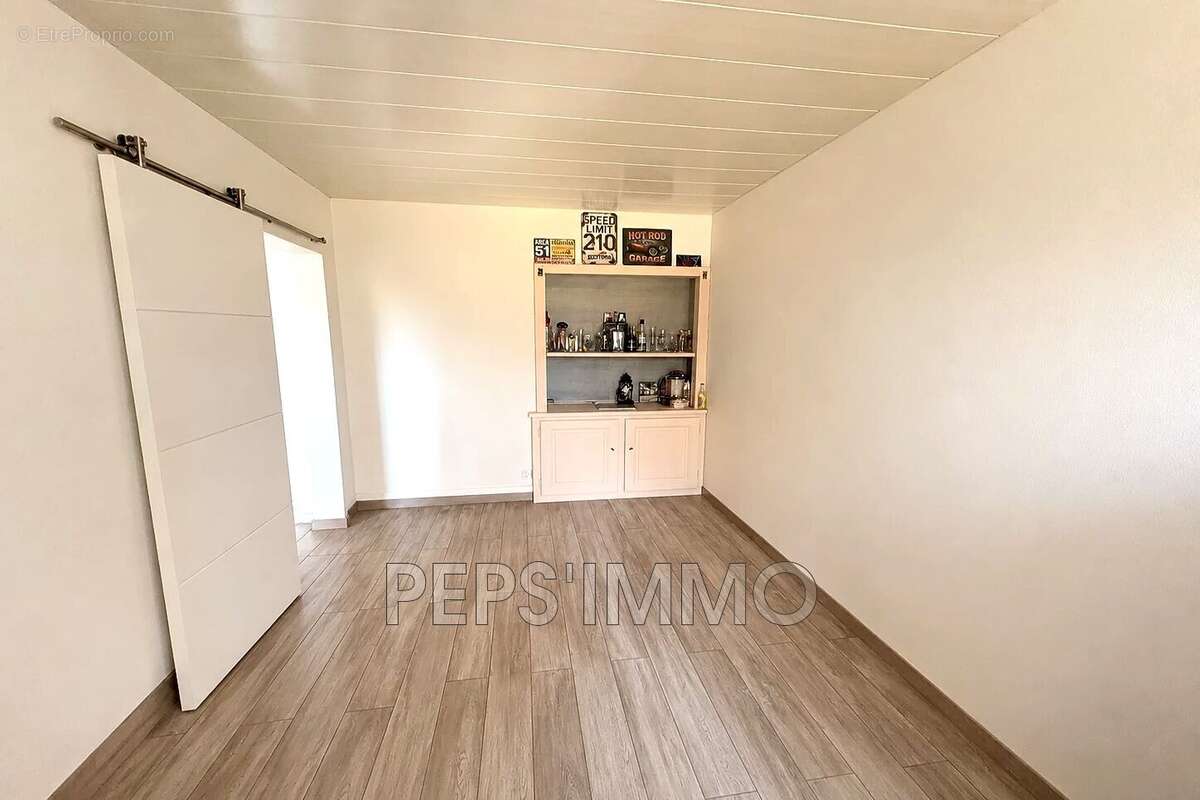 Appartement 91 m² à Martigues  - photo 4