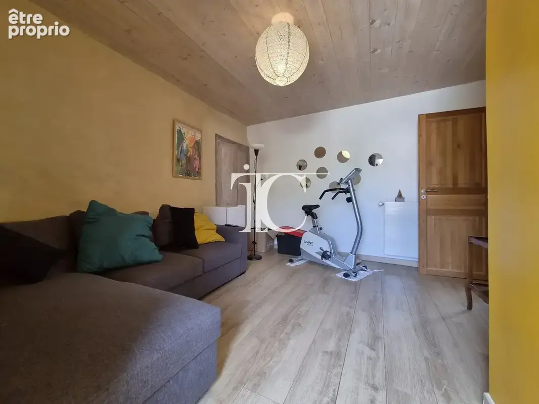 Une propriété de caractère baignée de lumière, avec atelier d'artiste et beau potentiel - photo 11