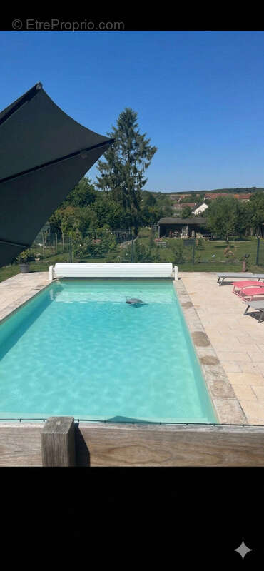 Maison à NOIDANS-LE-FERROUX