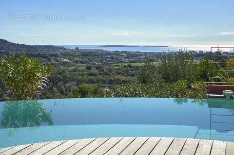 Maison à MANDELIEU-LA-NAPOULE