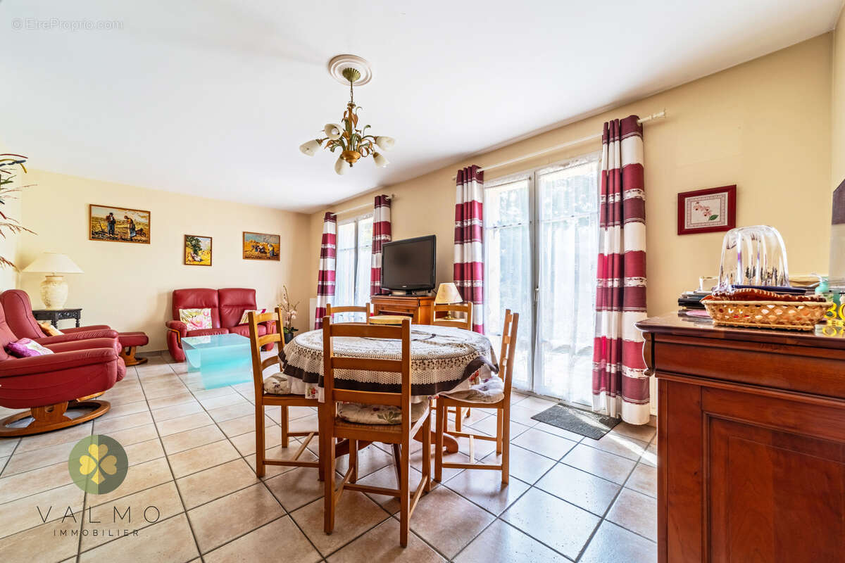 Maison à THOIRY
