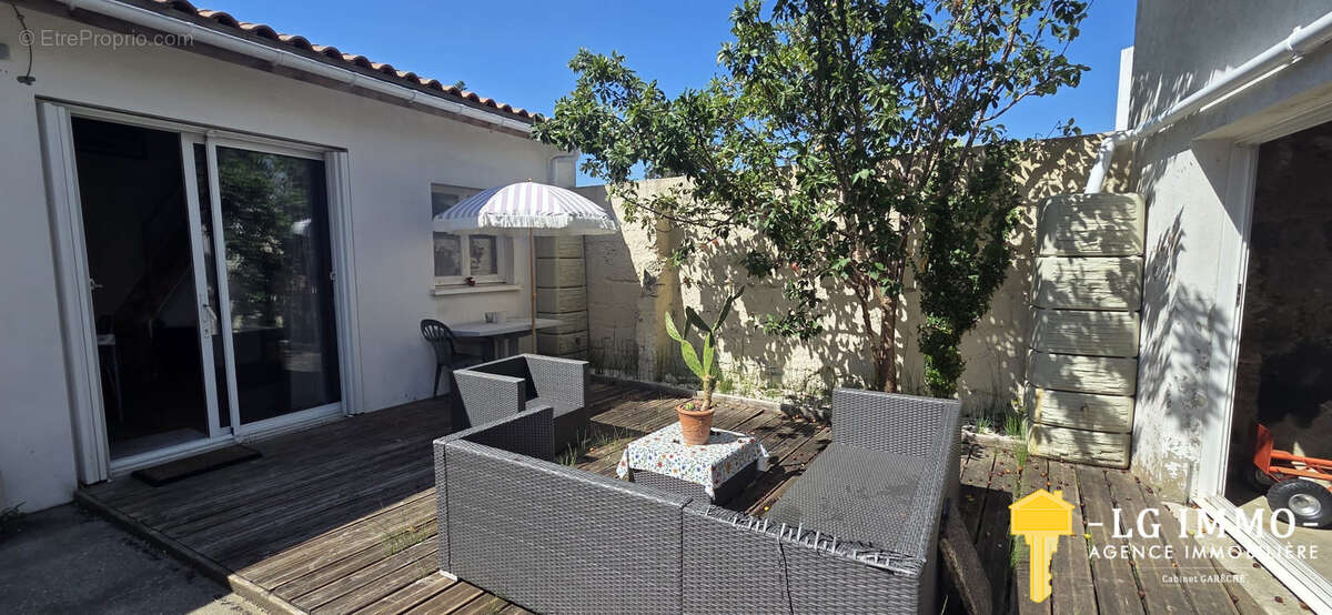 Appartement t1+, terrasse, dépendance, proche plages - photo 23