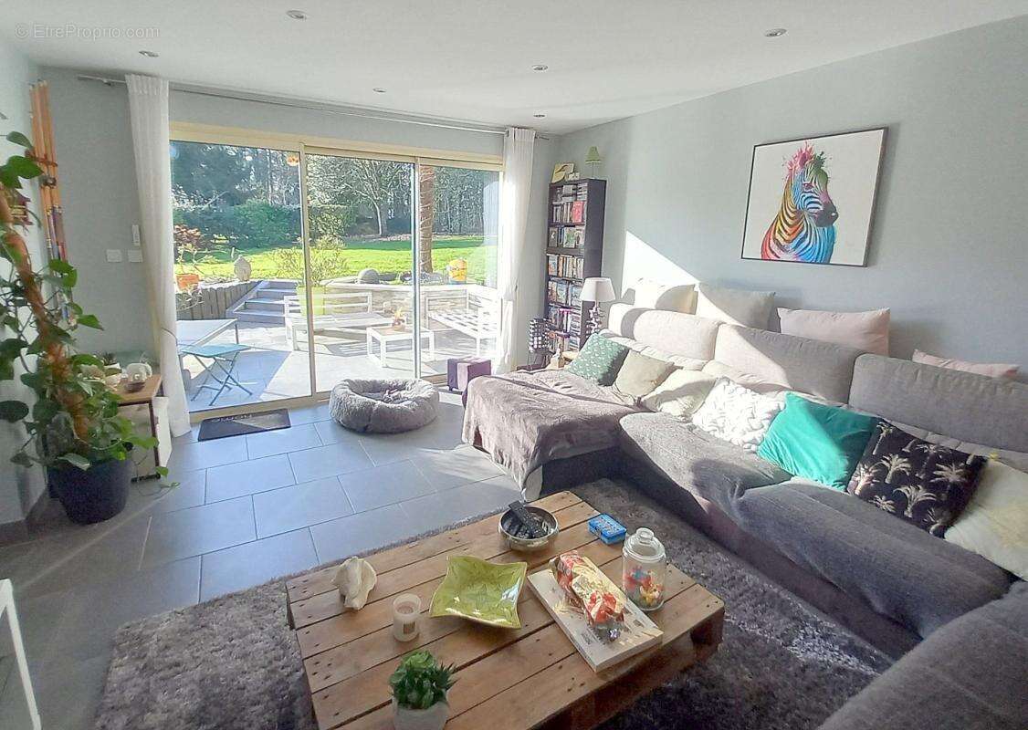 Maison familiale de 250 m² – 5 chambres - terrain 1569m² - au calme - photo 6
