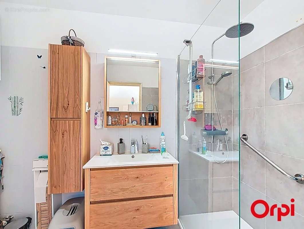 Menton, quartier borrigo : 2 pièces de 40,25 m2 avec cave et parking privé - photo 8
