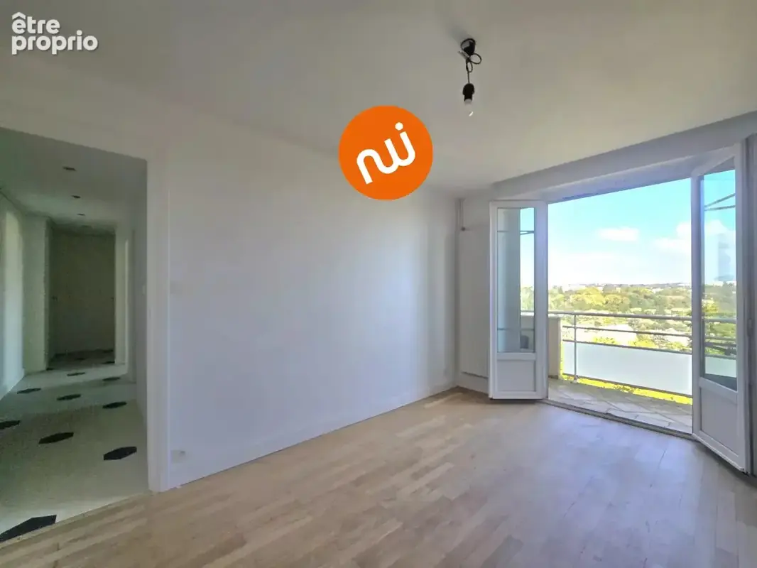 DERNIER ETAGE - T2 de 50 m² rénové – Tassin-la-Demi-Lune, à 200 m de l’Horloge - photo 2