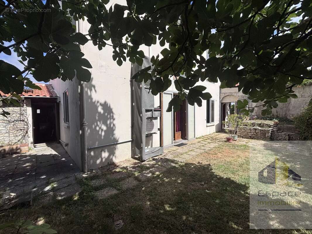 Maison à AIGREFEUILLE-D'AUNIS