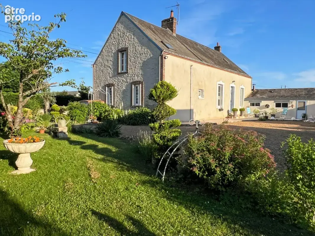  Maison en pierre avec grange et grand terrain paysagé de 2 100 m² à Péronville  - photo 3