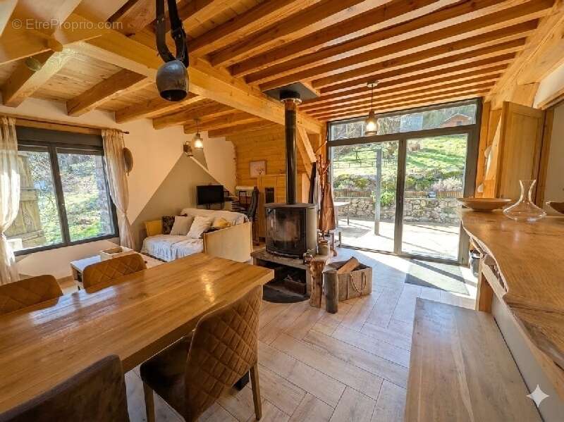 Maison à SAINT-SAUVEUR-CAMPRIEU