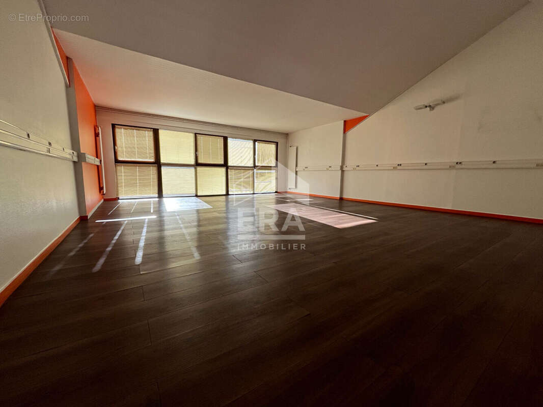 Appartement à SAINT-ETIENNE-DU-ROUVRAY