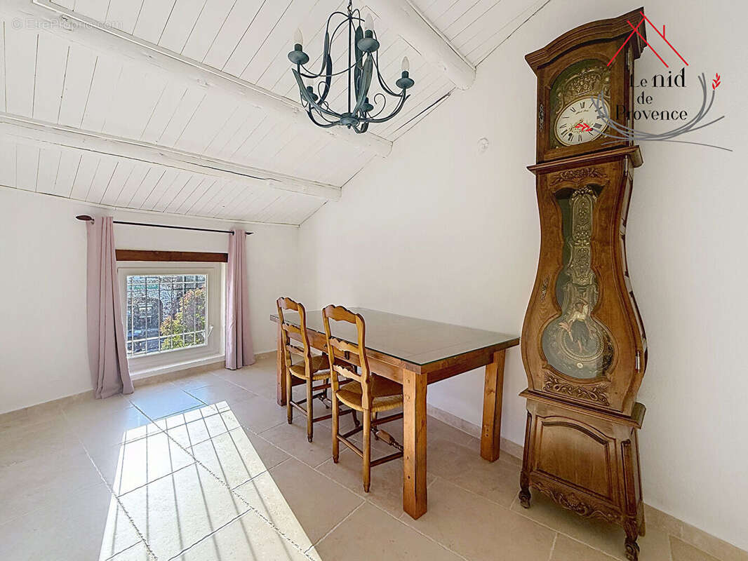 Maison à PERNES-LES-FONTAINES