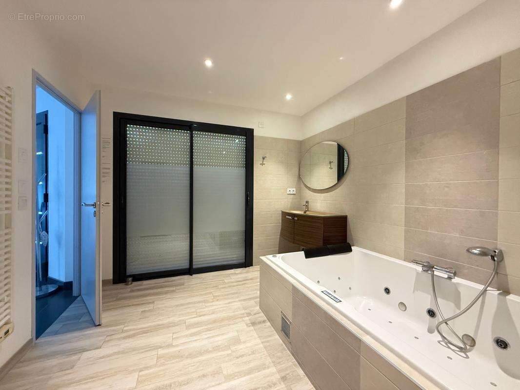 Maison à SAINT-SULPICE-DE-ROYAN