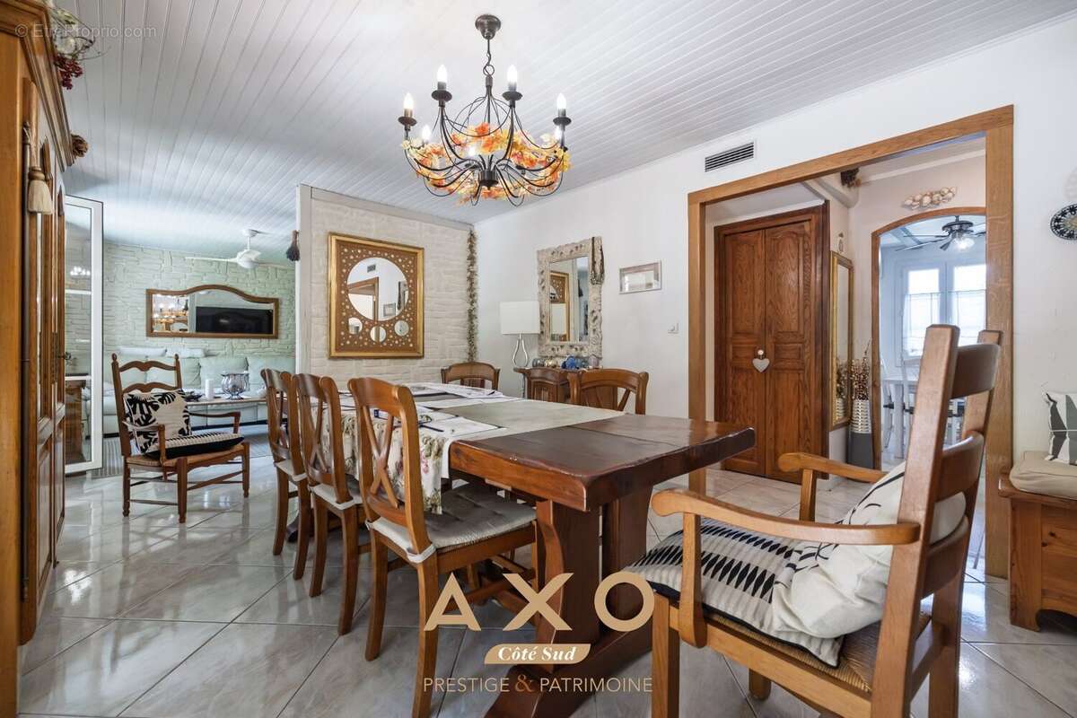 Maison à MAUBEC