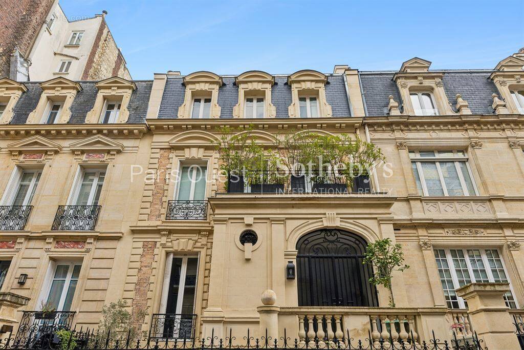 Maison à PARIS-16E