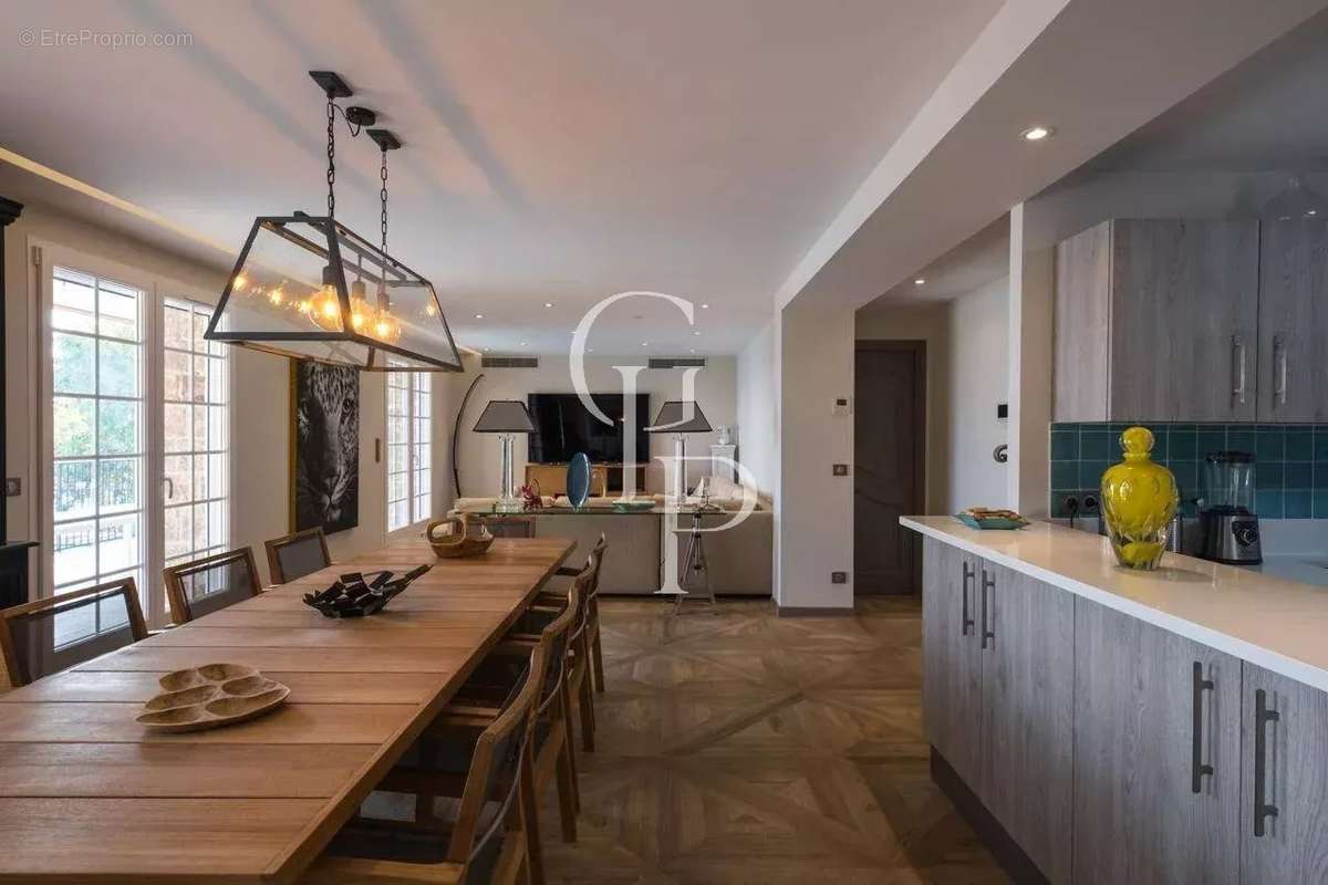 Maison à THEOULE-SUR-MER