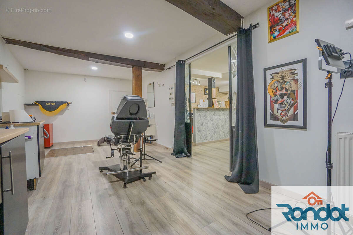 Commerce à IS-SUR-TILLE