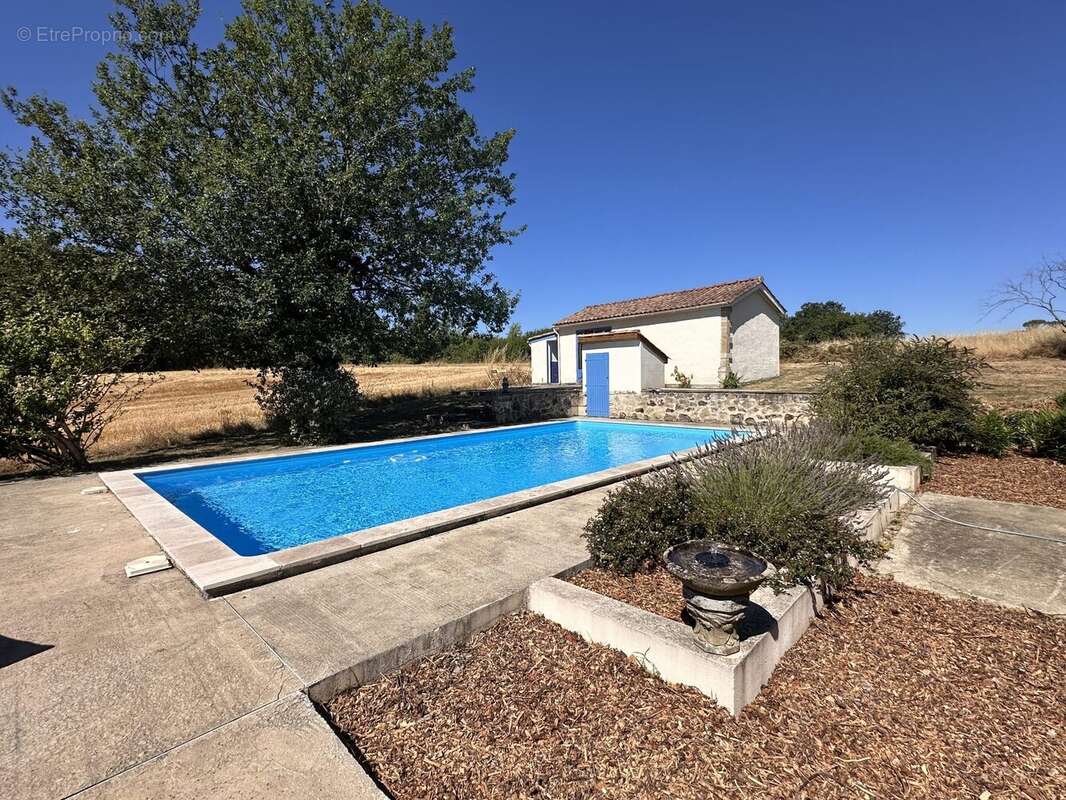 Maison 242 m² à Bourgougnague  - photo 2