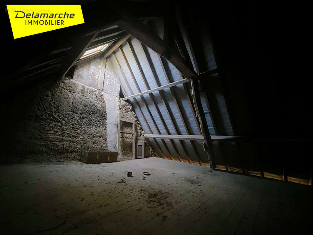 Maison à SAINT-DENIS-LE-VETU