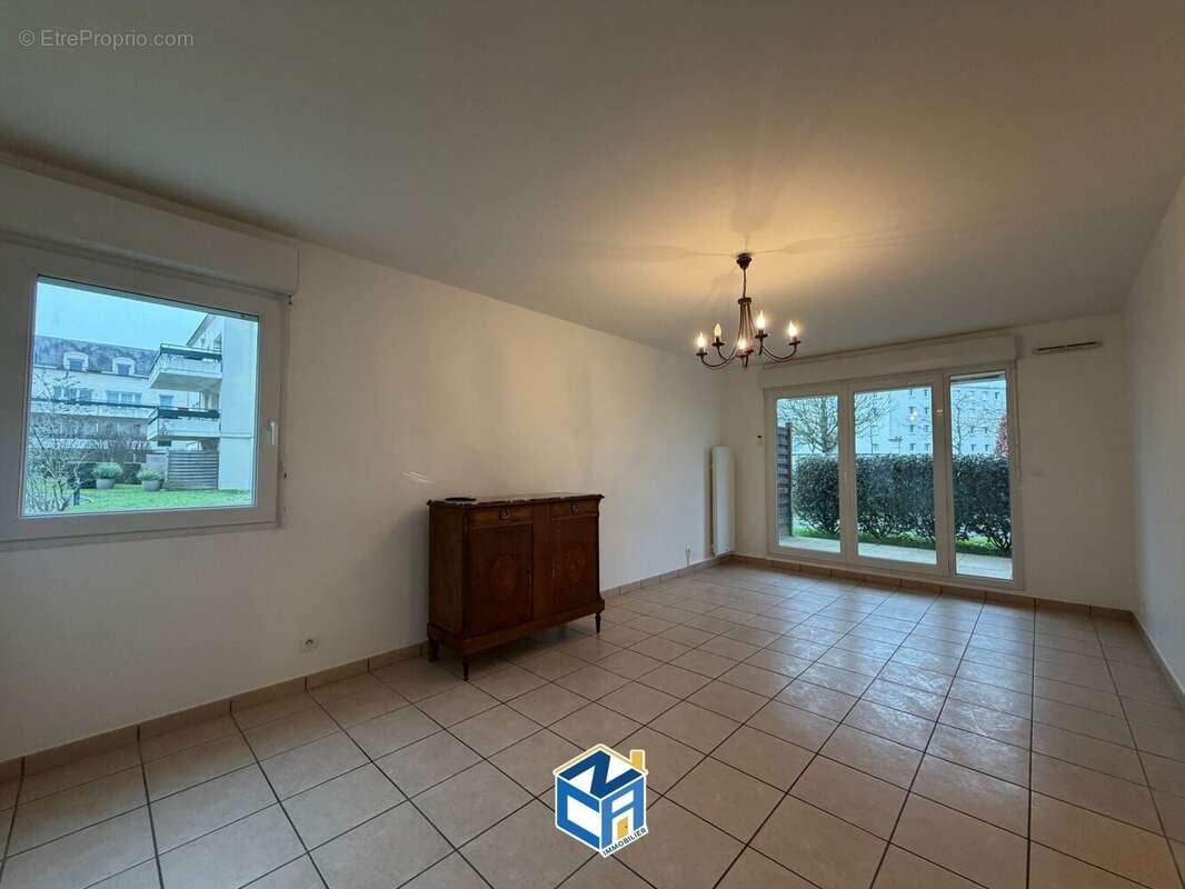 Appartement à SAINT-CYR-SUR-LOIRE