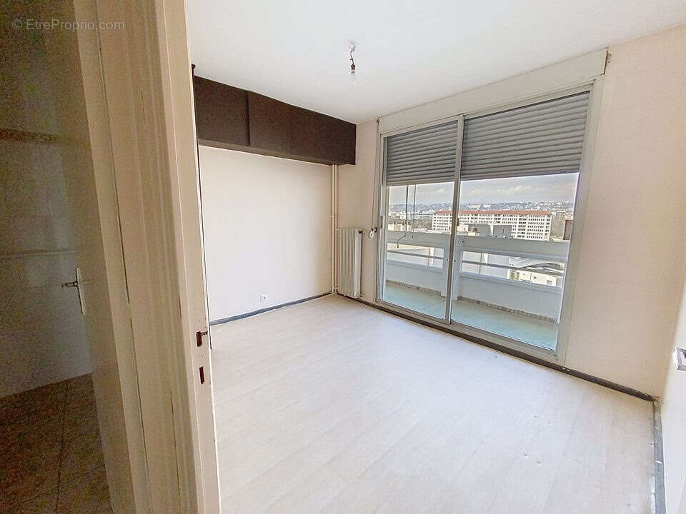 Appartement à LYON-8E