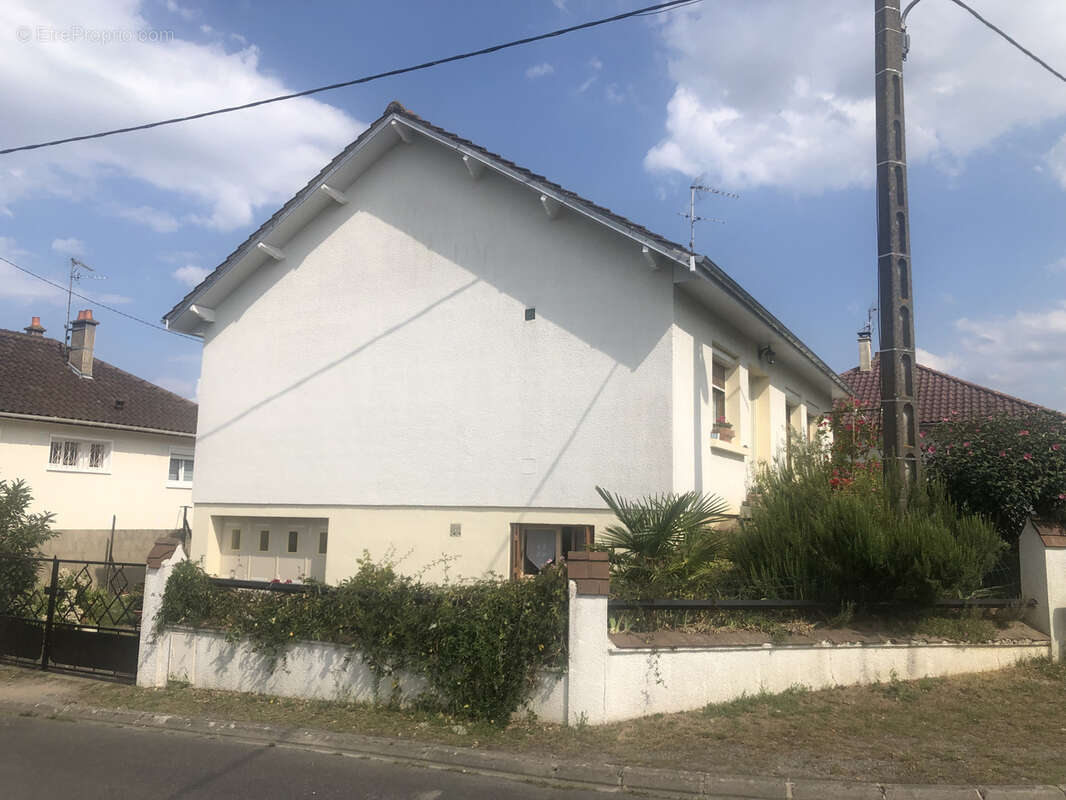 Maison à MONTMORILLON