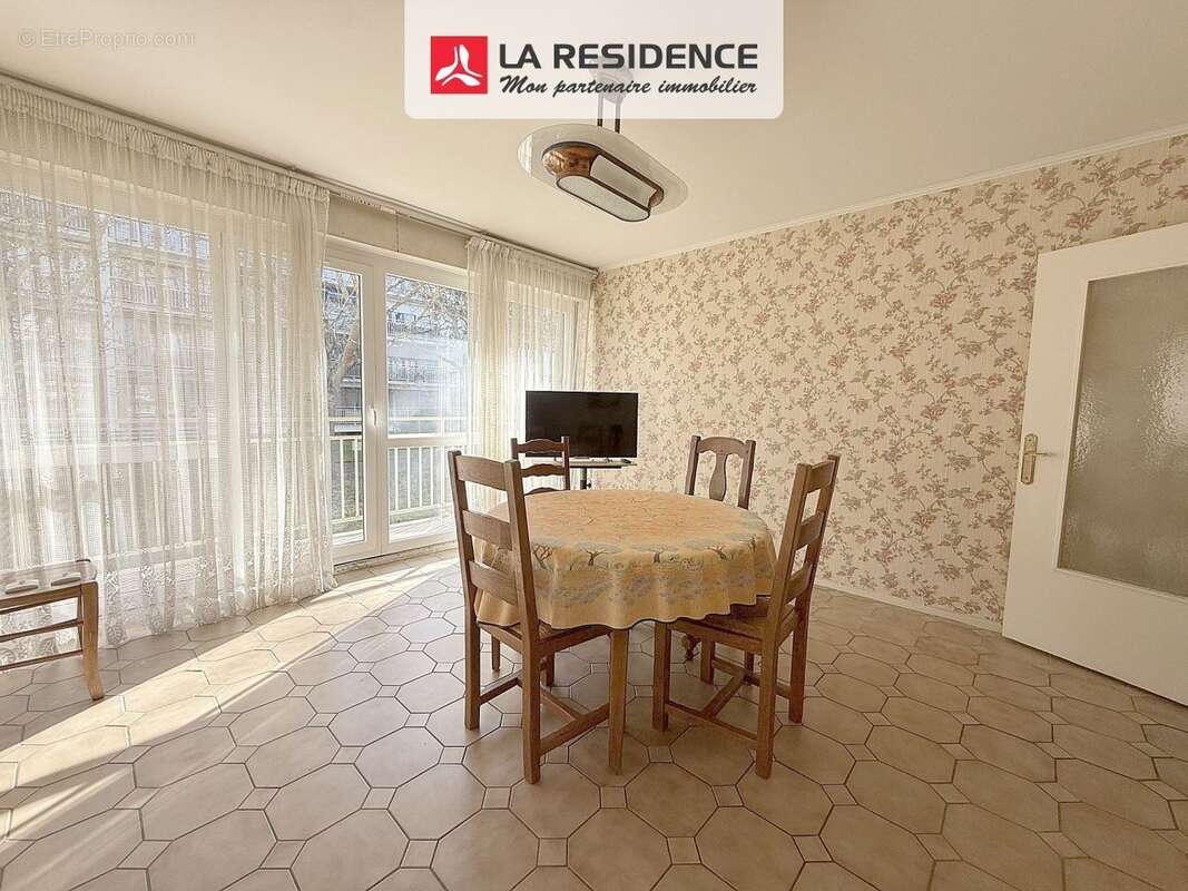 Appartement à VELIZY-VILLACOUBLAY