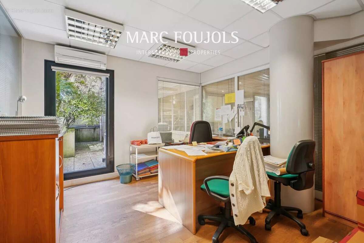 Commerce à PARIS-16E