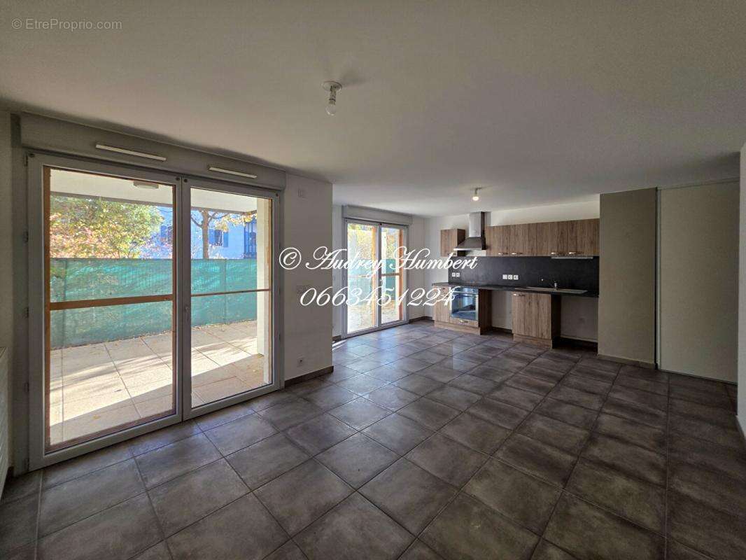 En RDC d'une résidence prisée, BEL APPARTEMENT T3 DE 67 M²  avec jardin, place de parking, terrasse et possibilité de garage en  - photo 10