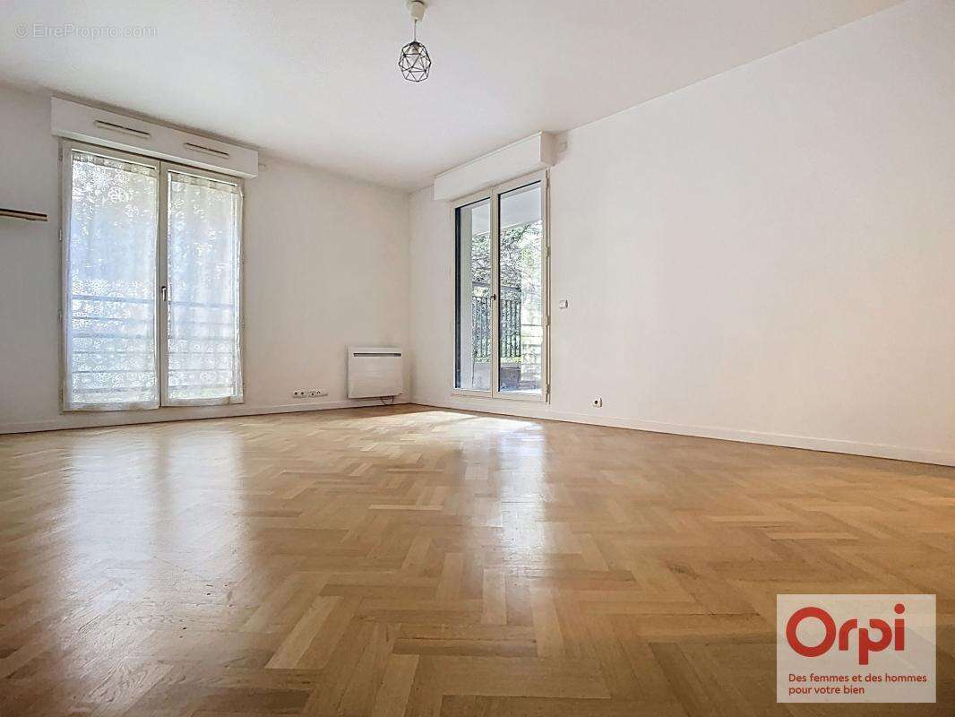 Appartement à ISSY-LES-MOULINEAUX