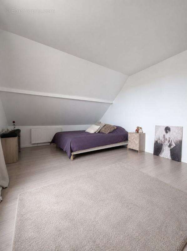Volumes, luminosité et cadre privilégié pour cette belle maison familiale - photo 8
