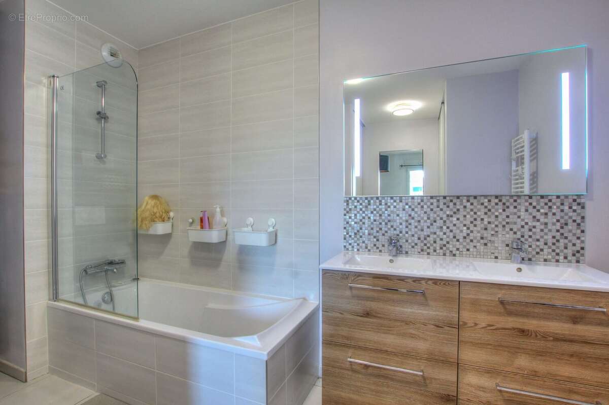 Appartement à THOIRY