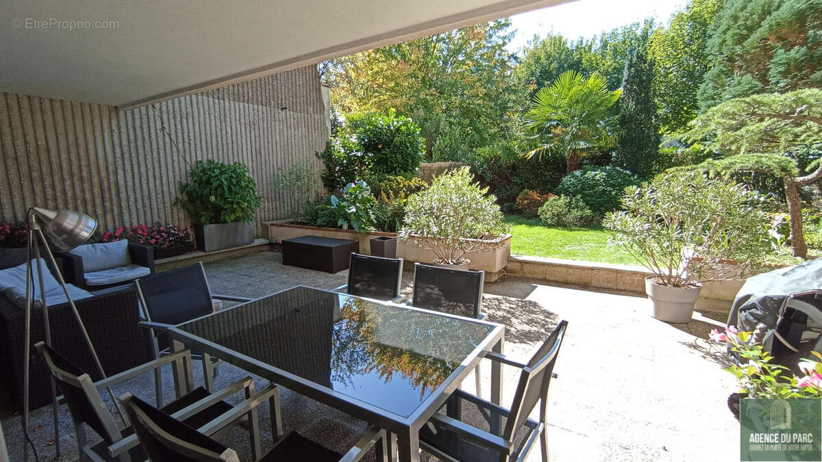 Appartement à VILLE-D'AVRAY