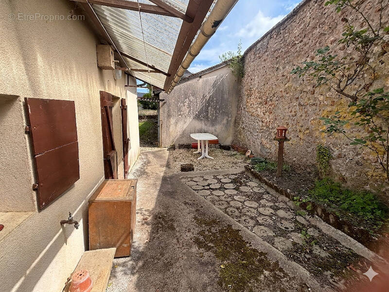 Maison à SAINT-PRIVE