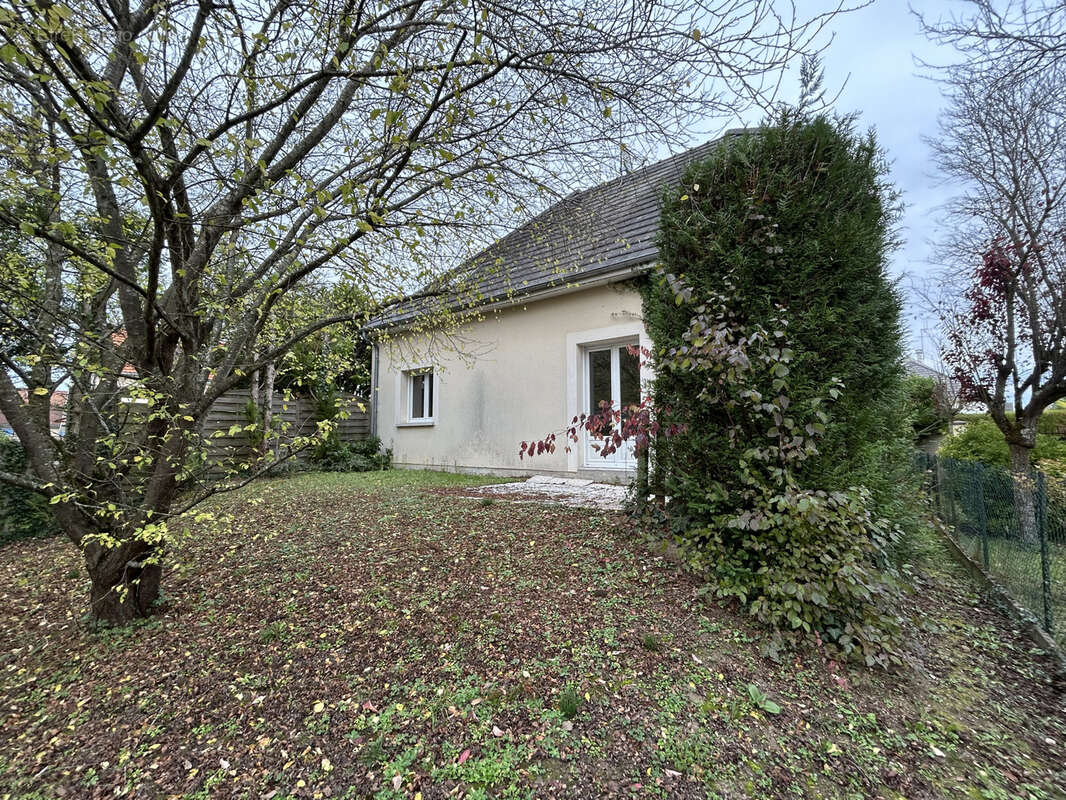 Maison à SAINT-JULIEN-LES-VILLAS