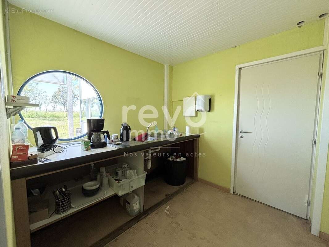 Commerce à FONTENAY-LE-COMTE