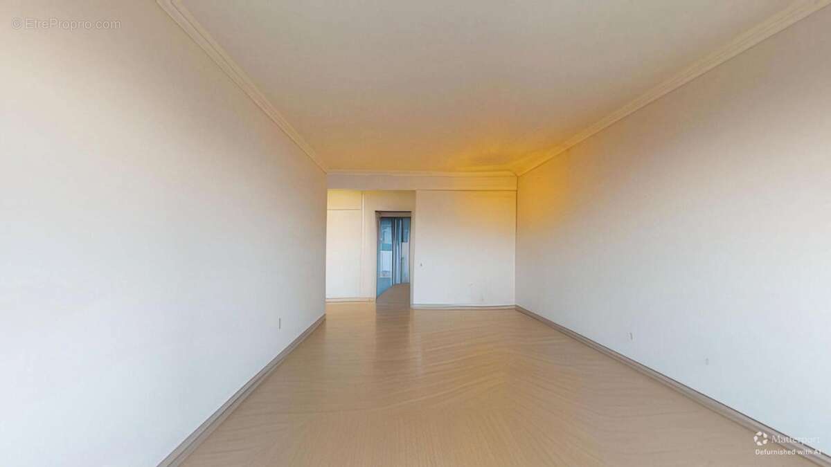 Appartement à VALLAURIS