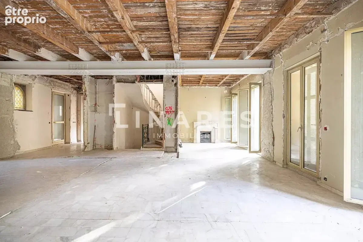 LUXURY IN TOWN - Hôtel particulier de 357m2 - Boulevard Perier 13008 - photo 7