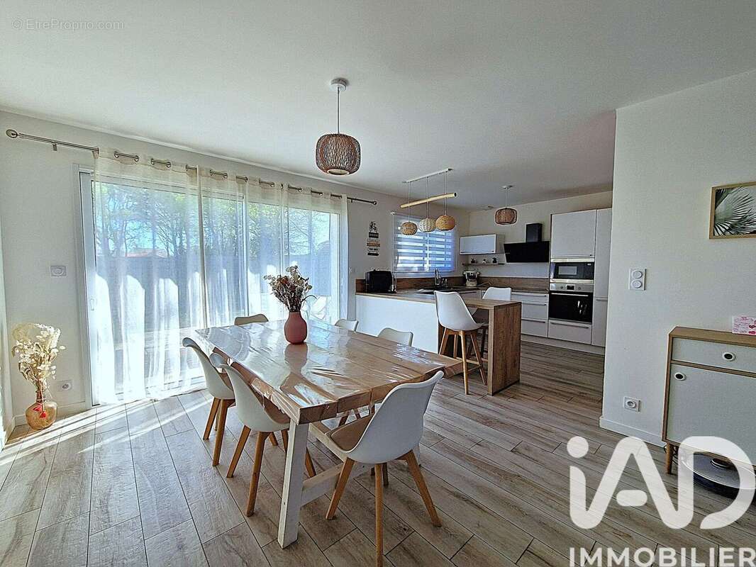 Photo 2 - Maison à SAINT-COLOMBAN