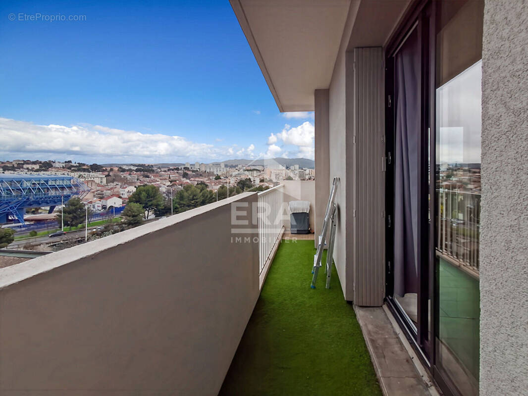 Appartement à MARSEILLE-4E