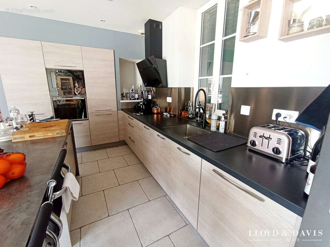 Maison 203 m² à Dollot  - photo 4