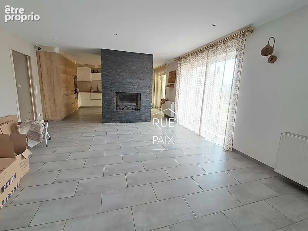 Maison d'habitation avec dépendances et jardin - photo 3
