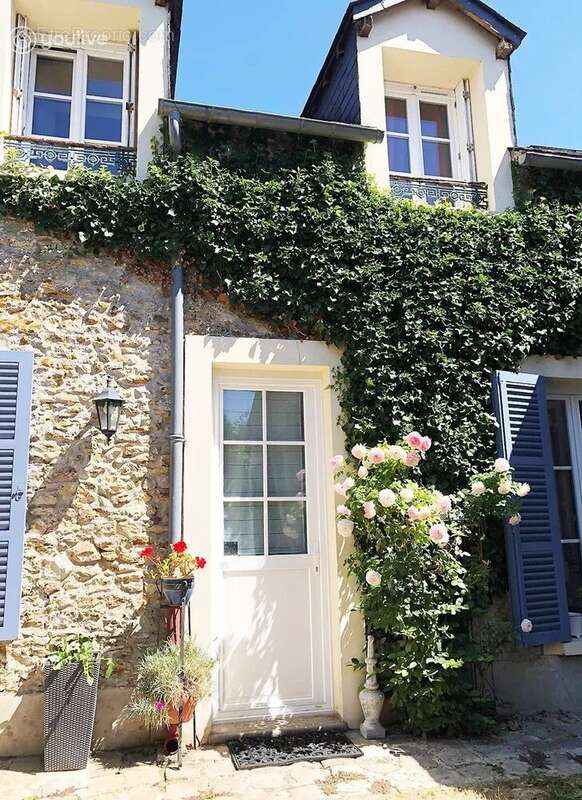 Maison à ORPHIN