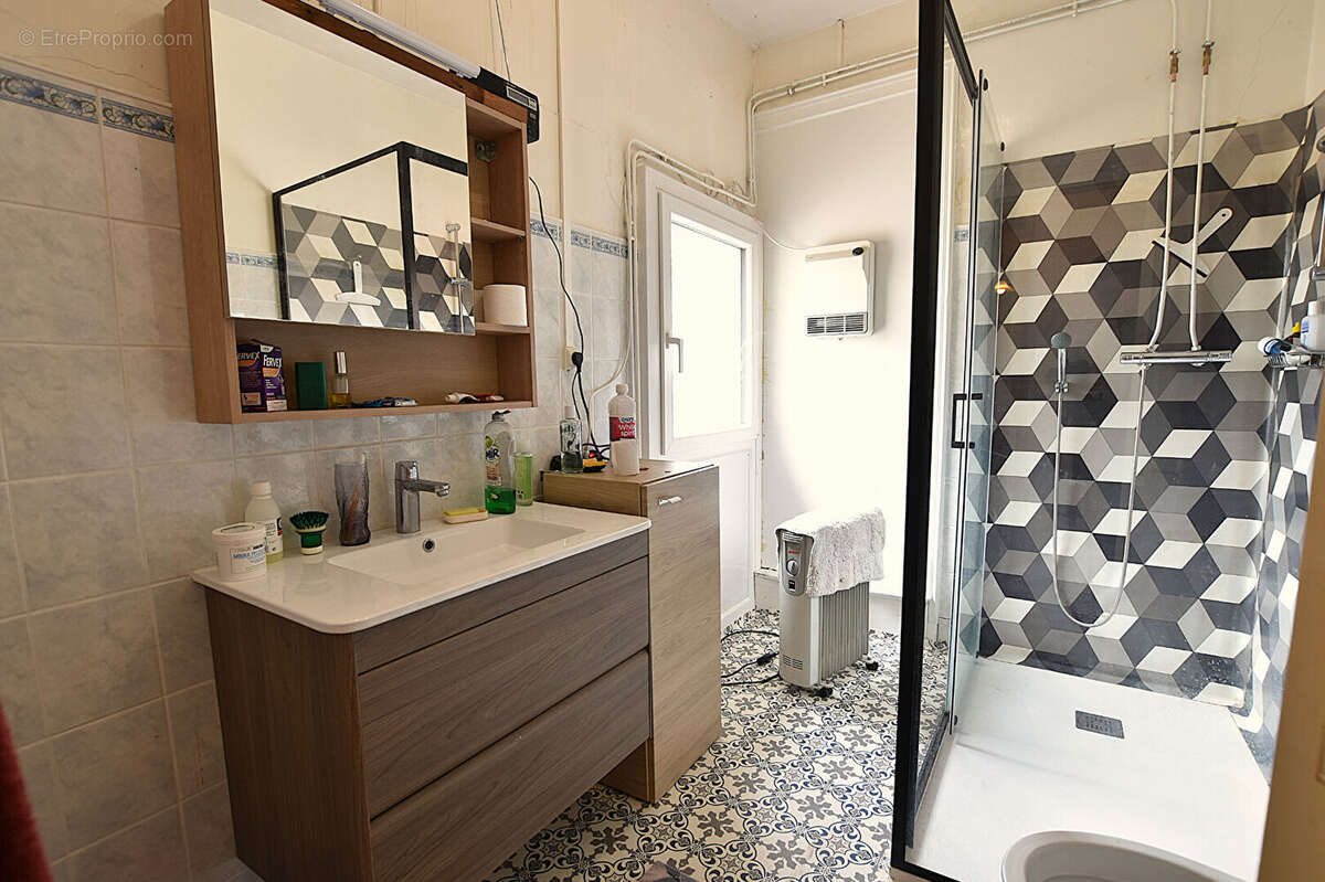 Charmante maison de bourg avec cinq chambres et dépendances sur parcelle de 790 m² : - photo 7