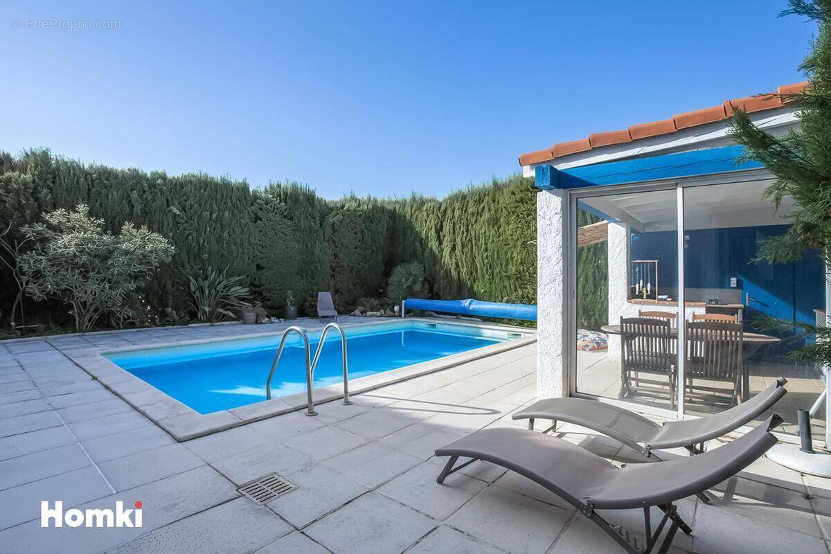 Maison à SAINT-ESTEVE