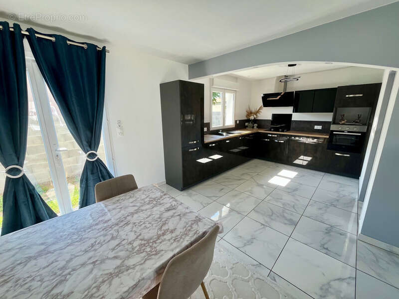 Maison à MOUTIERS-SUR-LE-LAY